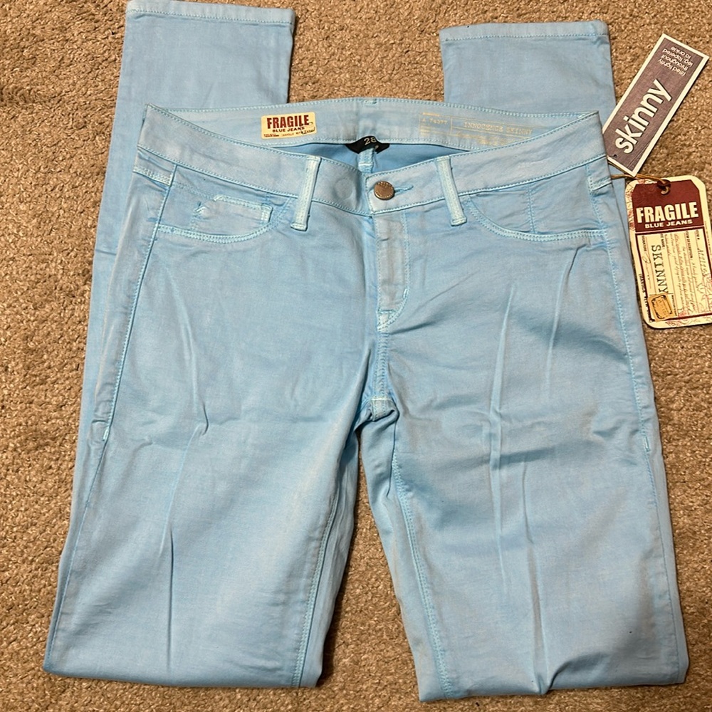 NWT Fragile Blue Jeans, Innocence Skinny fit, size 28